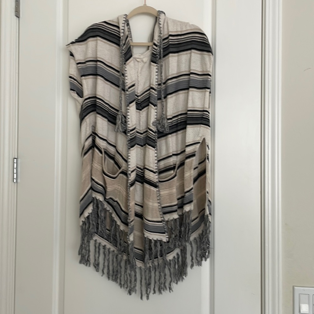 Anthropologie - Moth - Poncho - size M/L